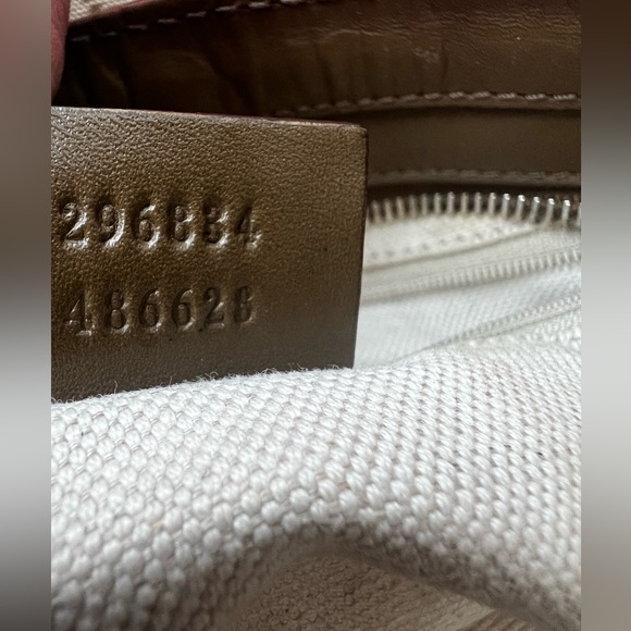 Gucci monogram crossbody - Picture 4 of 13